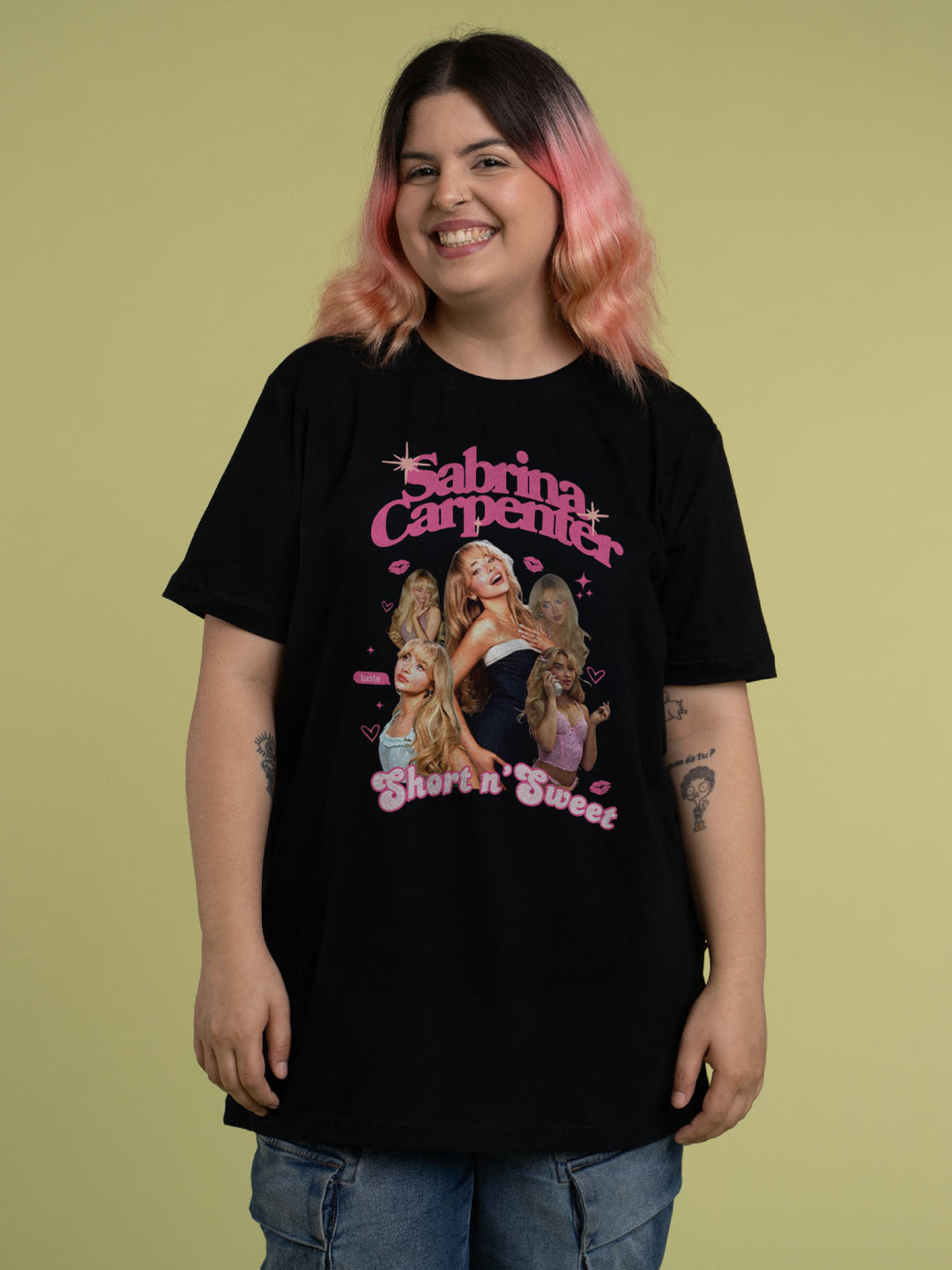 Camiseta Sabrina Carpenter Pink Sweet KaiCabello