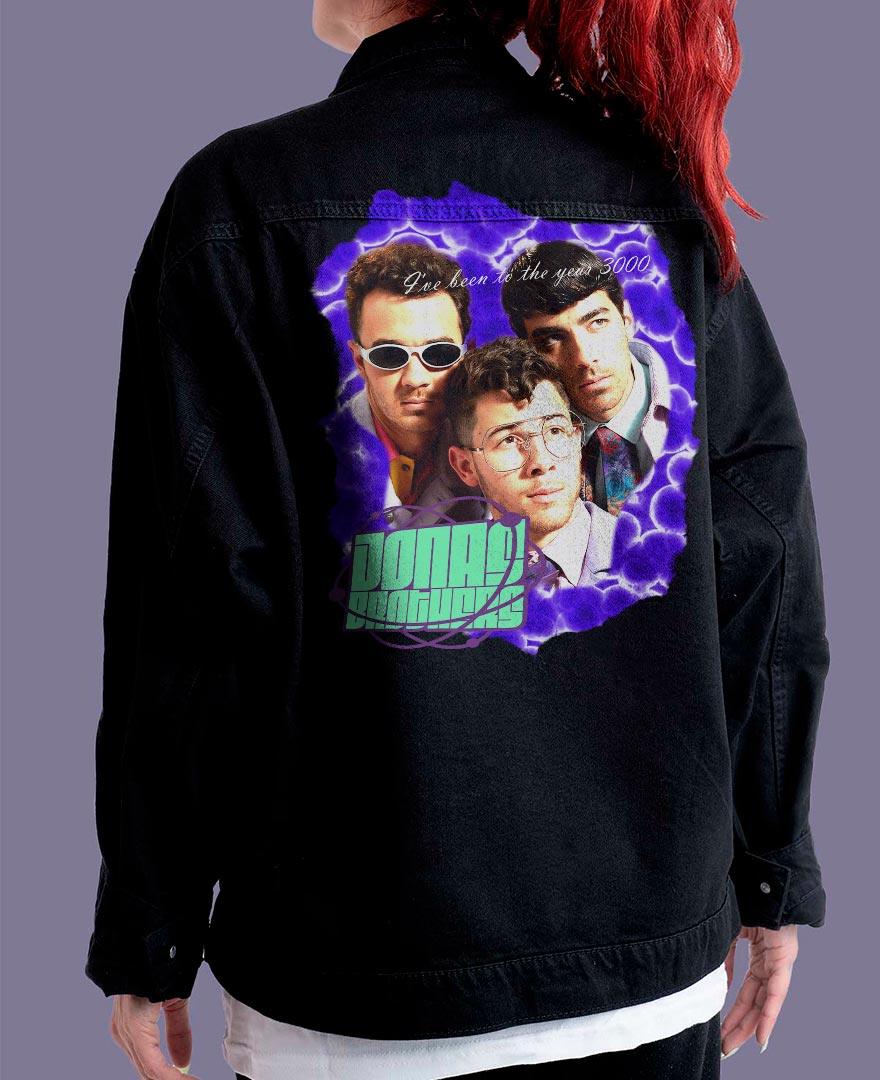 Jaqueta Jeans Preta Oversize Unissex Jonas Brothers Year 3000 DoisL - Cápsula Shop