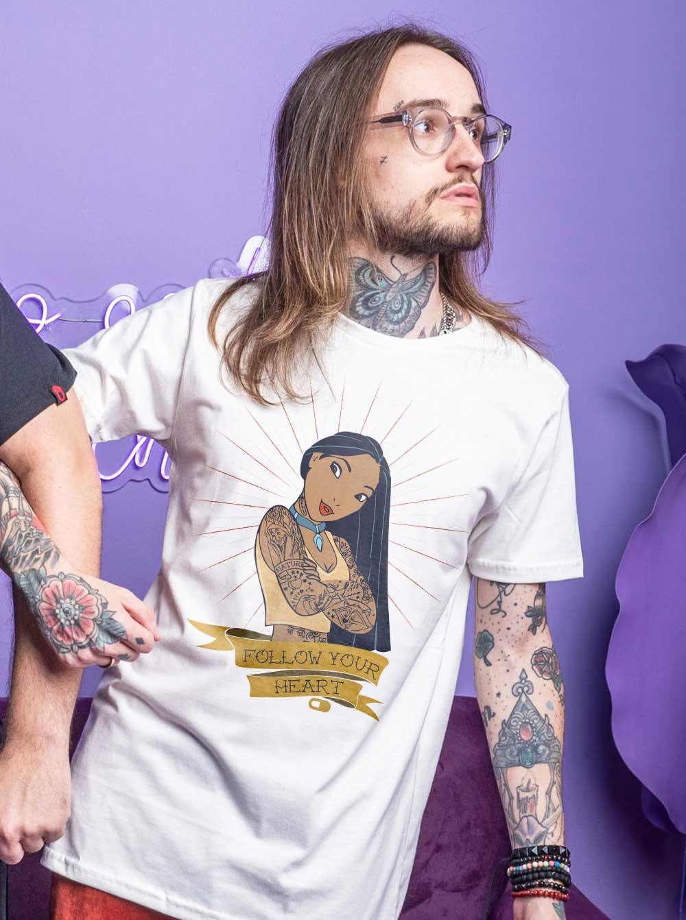 Camiseta Princesas Pocahontas Tatuada Raluke - Cápsula Shop