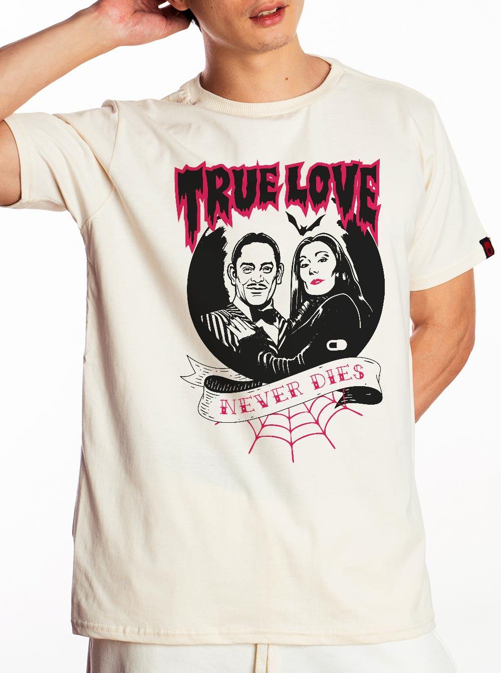 Camiseta Família Addams Morticia e Gomes - Cápsula Shop