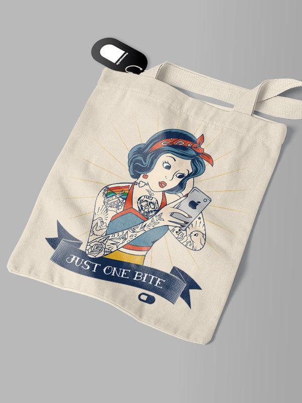 Ecobag Princesas Branca de Neve Tatuada Raluke - Cápsula Shop