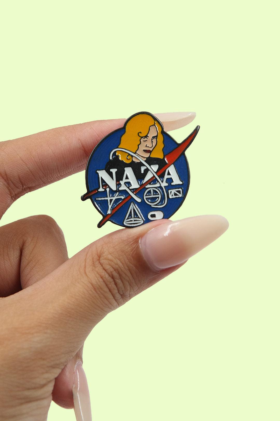 Broche Pin em Metal Nazaré Nasa - Cápsula Shop